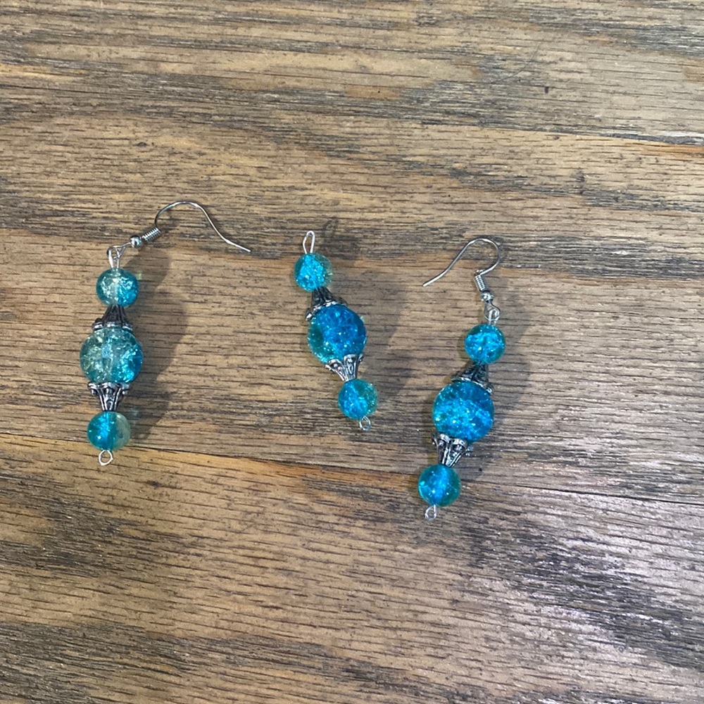 Necklace pendant and earrings